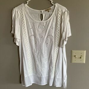 Embroidered Trim Split Sleeve Top